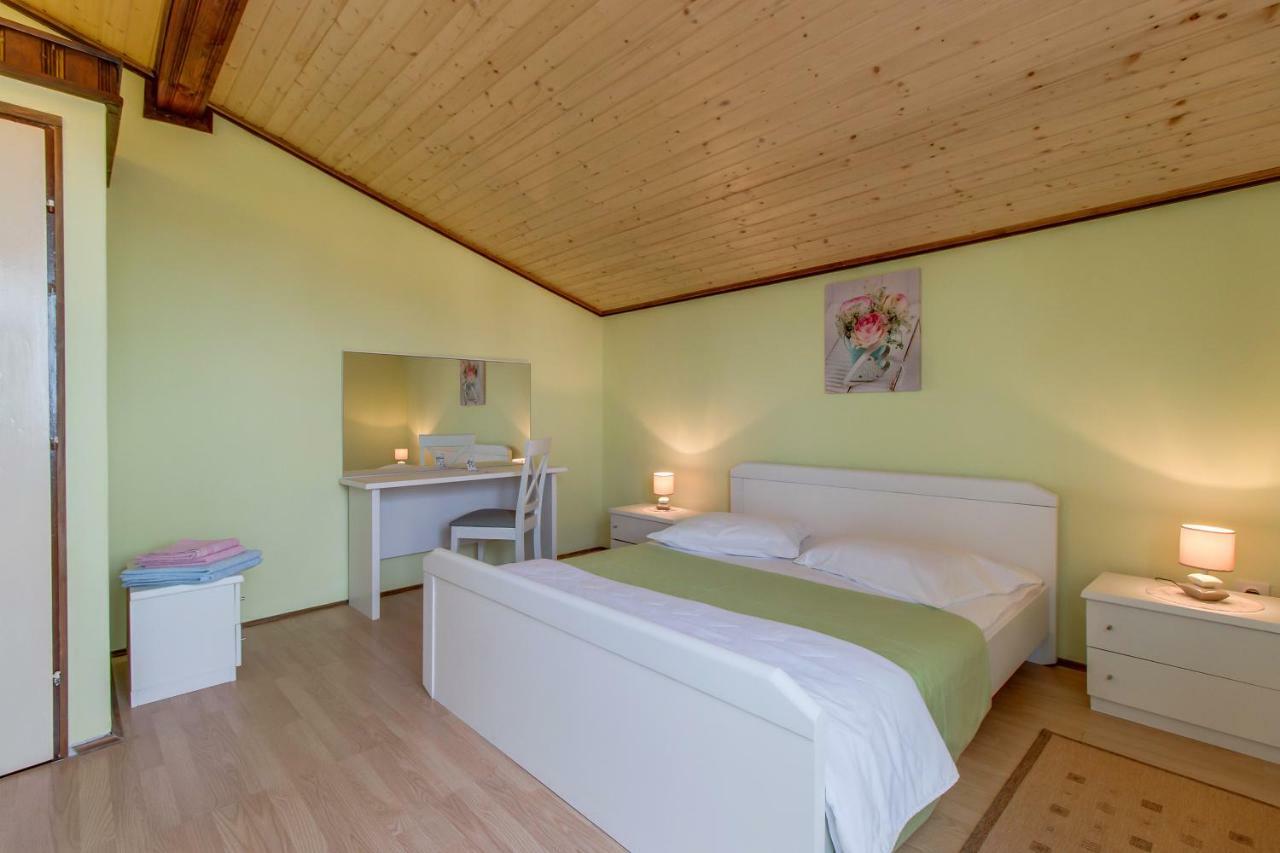 Apartment Malvina Mali Lošinj Екстериор снимка