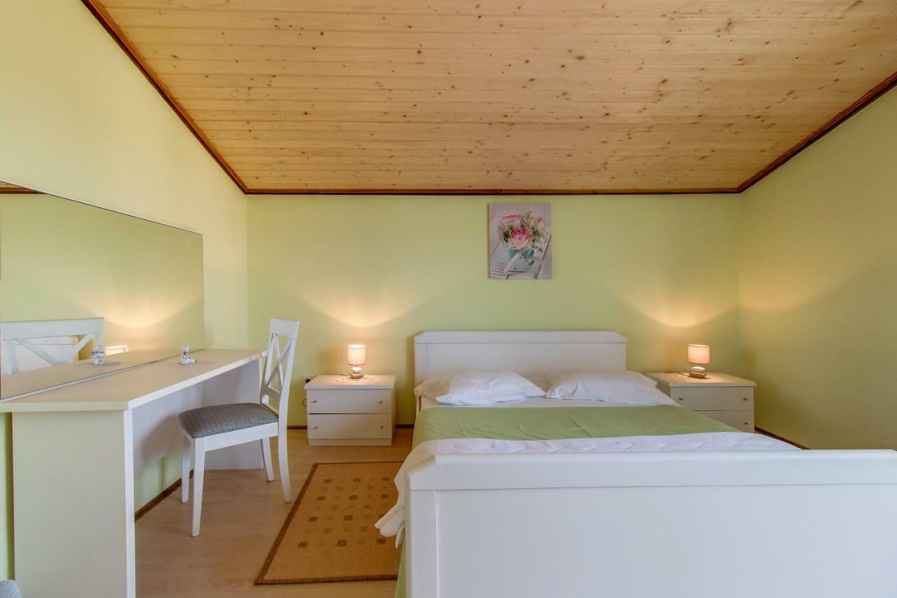 Apartment Malvina Mali Lošinj Екстериор снимка